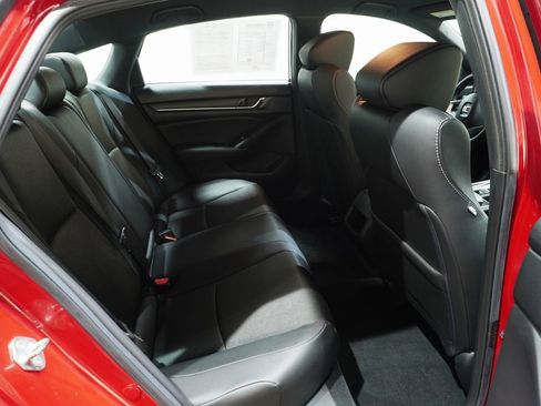 Used 2019 Honda Accord Sport image 13