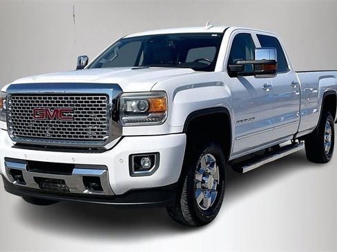 Used 2016 GMC Sierra 3500 Denali w/ Duramax Plus Package image 2