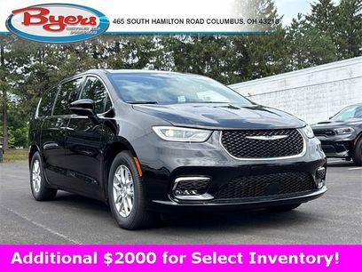 New 2025 Chrysler Pacifica Select