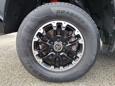 Used 2024 Toyota Tundra SR5 image 8