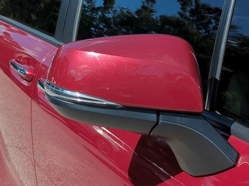 Used 2023 Toyota Sienna Limited image 11