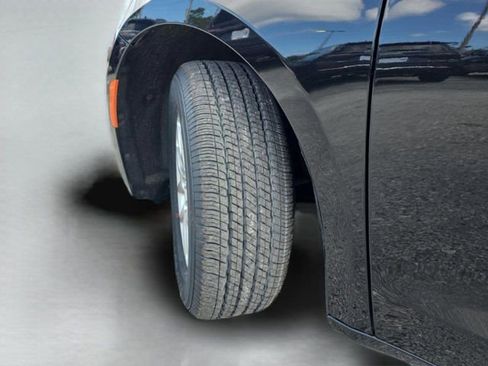 Certified 2024 Chrysler Pacifica Touring-L image 40