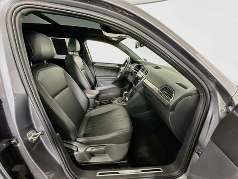 Used 2023 Volkswagen Tiguan SE R-Line FWD image 34