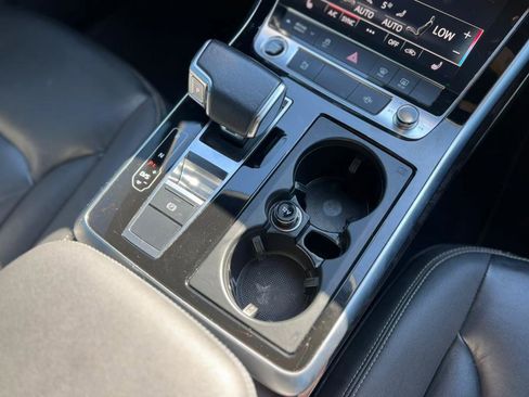 Used 2021 Audi Q8 Premium w/ Black Optic Package image 20