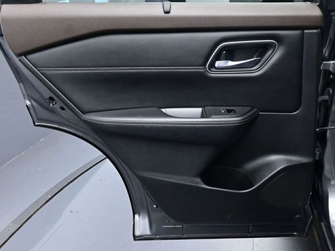 Used 2023 Nissan Rogue Platinum w/ Platinum Premium Package image 22