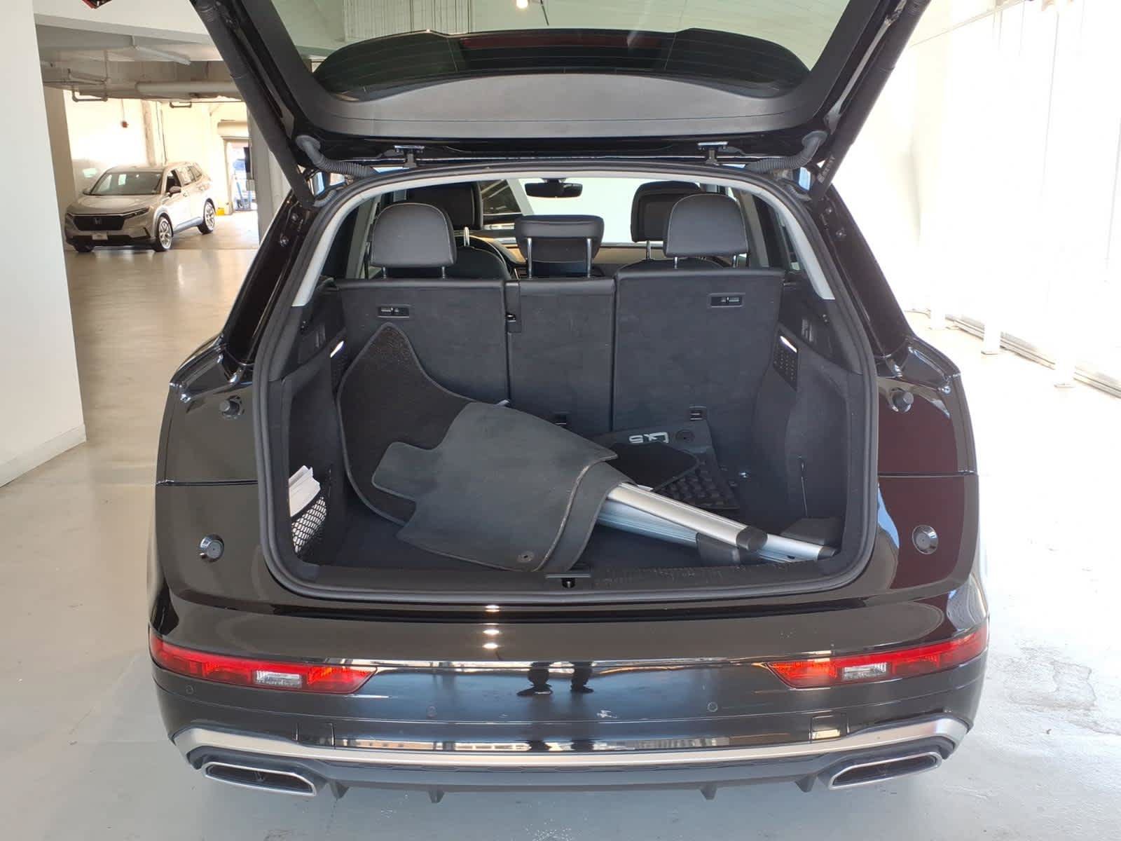 Used 2023 Audi Q5 2.0T Premium w/ Convenience Package AWD/4WD image 9