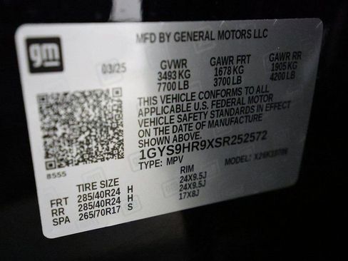 Used 2025 Cadillac Escalade V w/ LPO, ONYX Package image 53