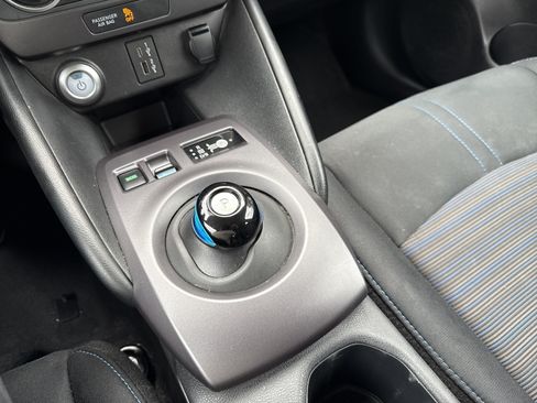 Certified 2025 Nissan Leaf S FWD image 22