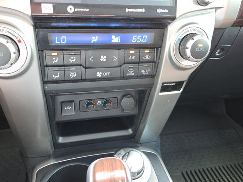 Certified 2022 Toyota 4Runner Limited AWD/4WD image 16