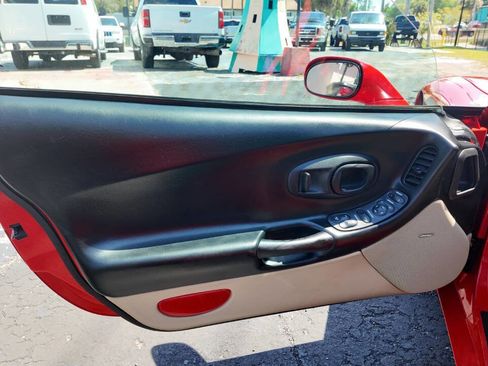 Used 2002 Chevrolet Corvette Coupe w/ Preferred Equipment Group2 image 15