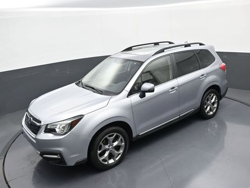 Used 2017 Subaru Forester 2.5i Touring w/ Popular Package #2 image 31