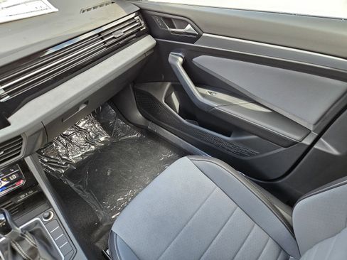 New 2025 Volkswagen Jetta SE image 16