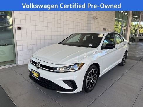 Certified 2025 Volkswagen Jetta Sport image 2