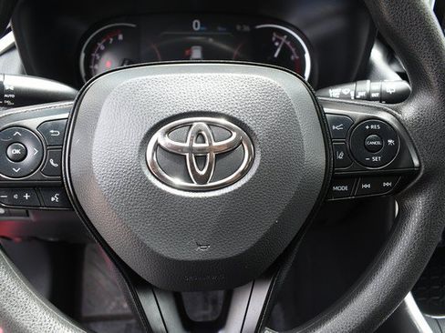 Certified 2025 Toyota RAV4 XLE AWD/4WD image 30