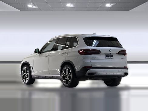 Certified 2022 BMW X5 sDrive40i w/ Parking Assistance Package RWD image 3