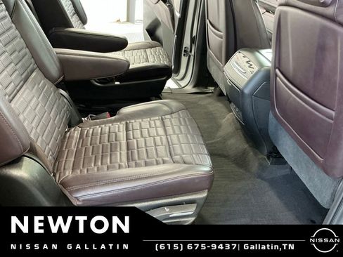 Used 2021 Cadillac Escalade ESV Sport Platinum RWD image 21
