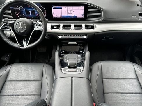 Used 2024 Mercedes-Benz GLS 450 4MATIC image 13