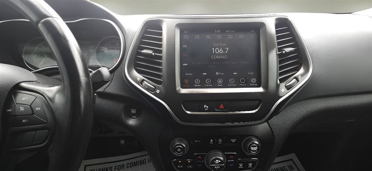 Used 2020 Jeep Cherokee Trailhawk w/ Comfort/Convenience Group AWD/4WD image 16