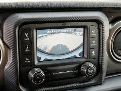 Used 2018 Jeep Wrangler Unlimited Sport image 31