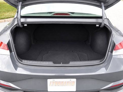 Used 2023 Hyundai Elantra SEL w/ Cargo Package FWD image 16