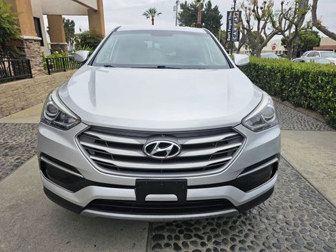 Used 2017 Hyundai Santa Fe Sport FWD image 2