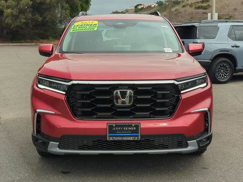 New 2025 Honda Pilot Touring image 8
