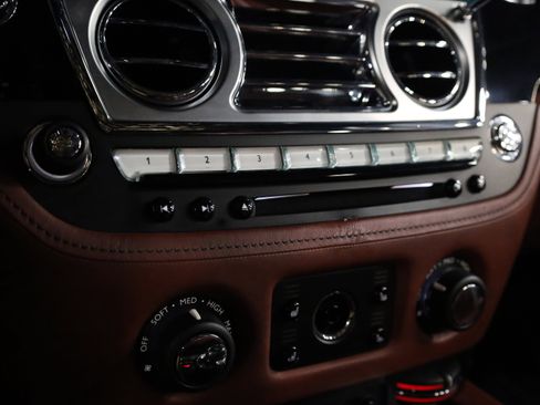 Used 2017 Rolls-Royce Ghost image 31