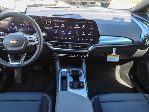 Used 2026 Chevrolet Equinox EV LT image 11