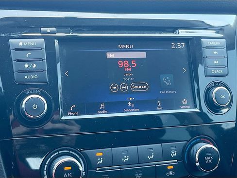 Used 2018 Nissan Rogue S AWD/4WD image 13