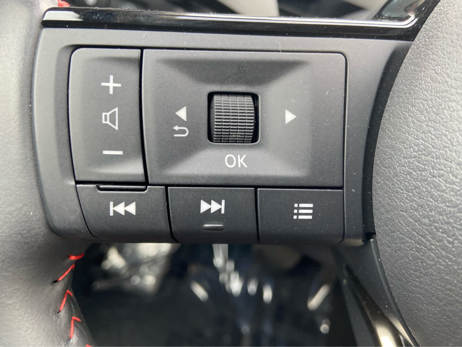 Used 2026 Nissan Kicks SR FWD image 21