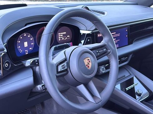 New 2026 Porsche Macan 4 Electric image 9