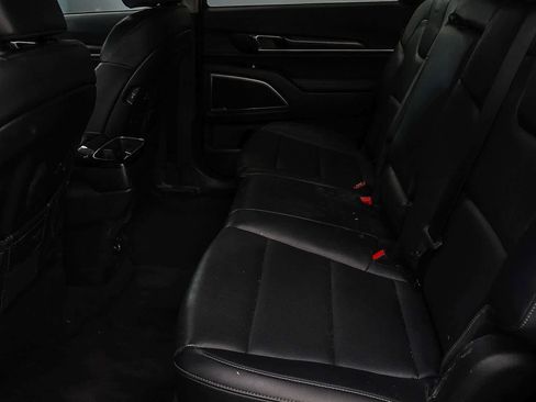 Used 2024 Kia Telluride LX FWD image 21