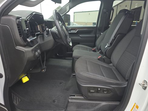 Used 2024 Chevrolet Silverado 2500 LT image 7