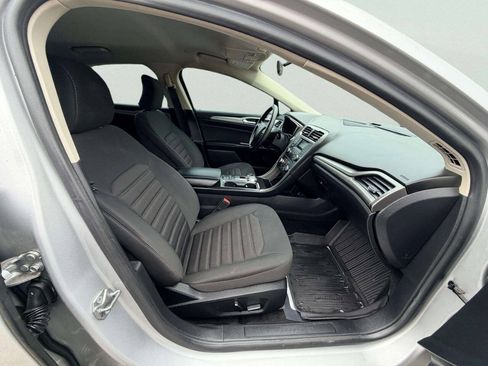 Used 2018 Ford Fusion SE FWD image 26