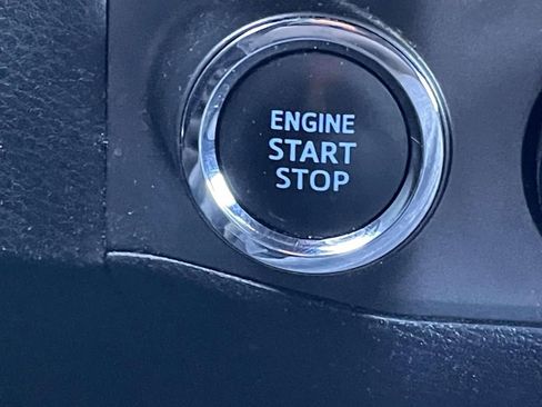 Used 2017 Toyota Tacoma TRD Sport image 34