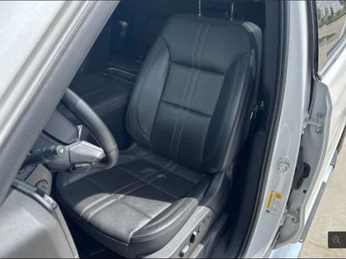 Used 2023 Chevrolet Silverado 1500 High Country w/ High Country Premium Package AWD/4WD image 12