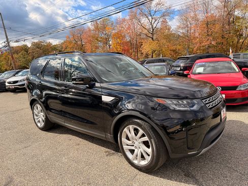 Used 2017 Land Rover Discovery HSE image 9