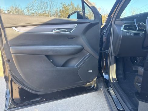 Used 2023 Cadillac XT6 Luxury image 12