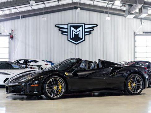 Used 2018 Ferrari 488 Spider RWD image 10