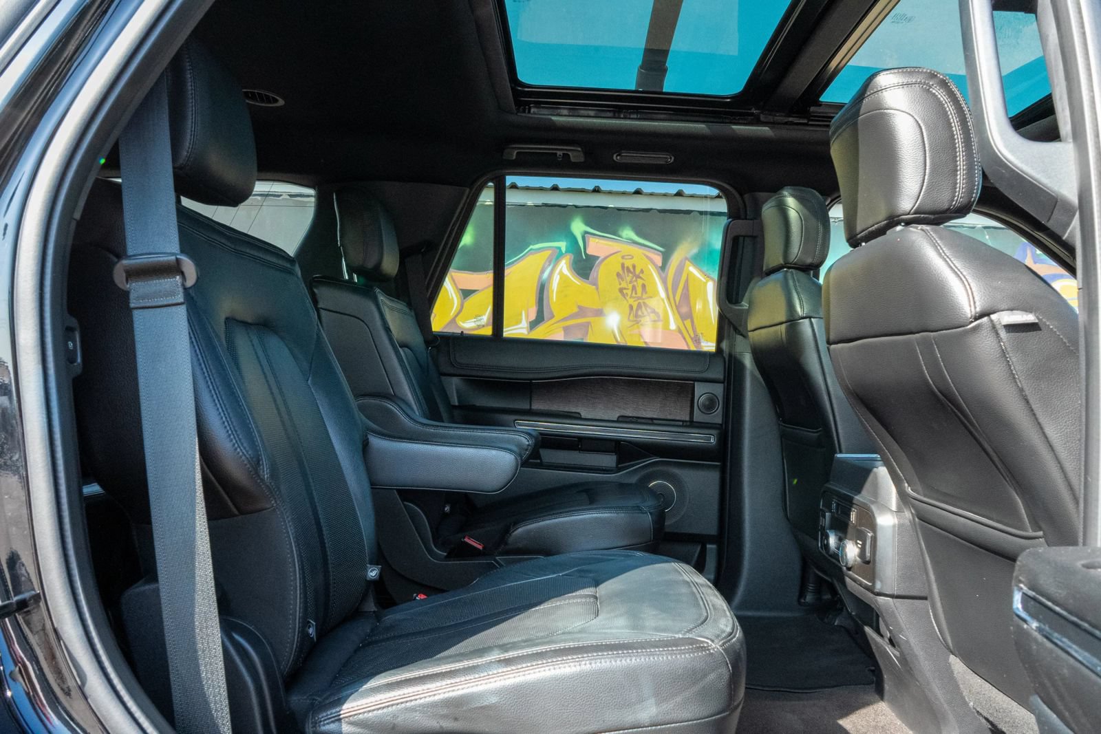 Used 2018 Ford Expedition Limited w/ Equipment Group 301A RWD image 22