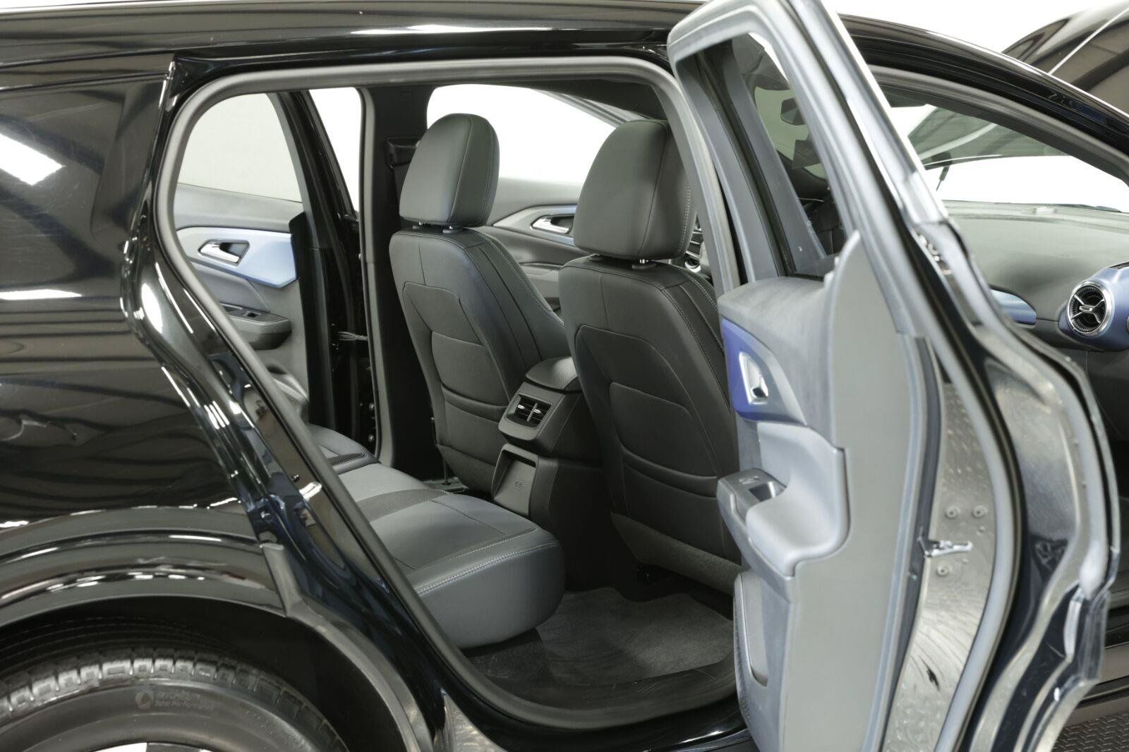 Certified 2025 Chevrolet Equinox EV LT w/ Convenience Package FWD image 14