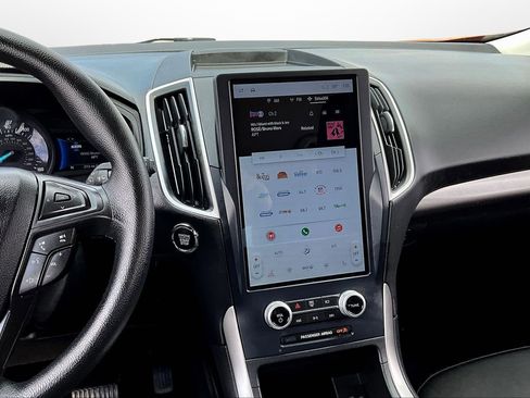 Used 2023 Ford Edge SEL image 6