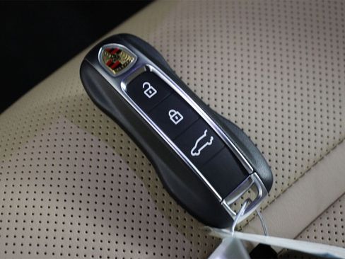 New 2026 Porsche Cayenne image 23