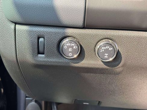 Used 2019 Chevrolet Colorado Z71 w/ Z71 Midnight Edition AWD/4WD image 21