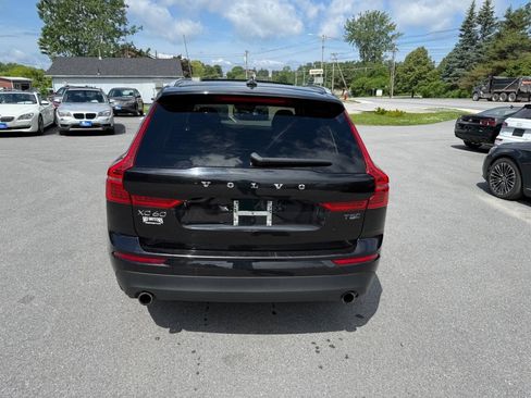 Used 2018 Volvo XC60 T5 Momentum w/ Vision Package AWD/4WD image 9