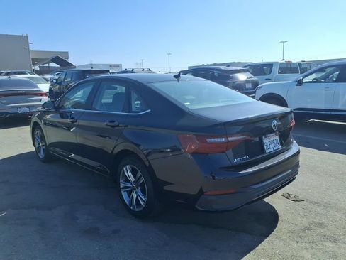 Used 2024 Volkswagen Jetta SE FWD image 8