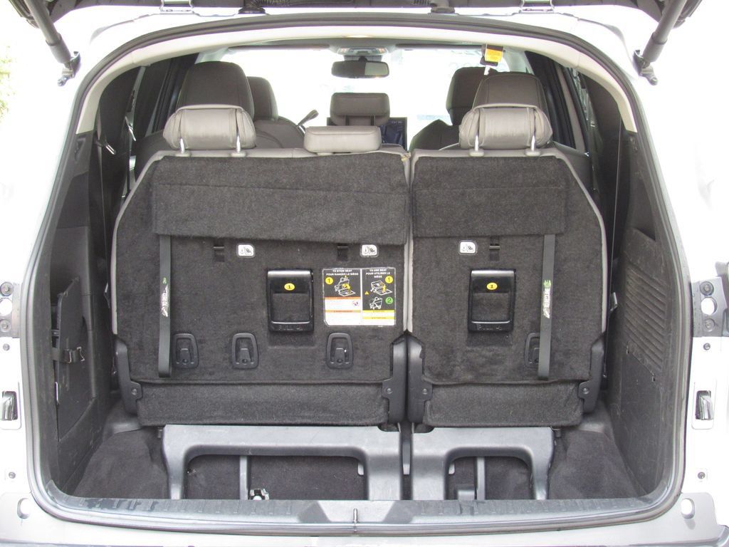 Certified 2025 Toyota Sienna XLE FWD image 23