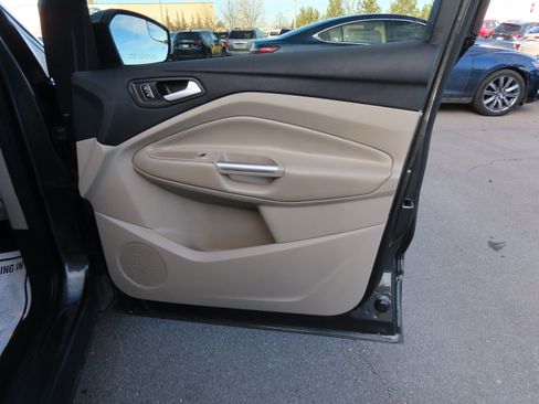 Used 2019 Ford Escape SEL image 9