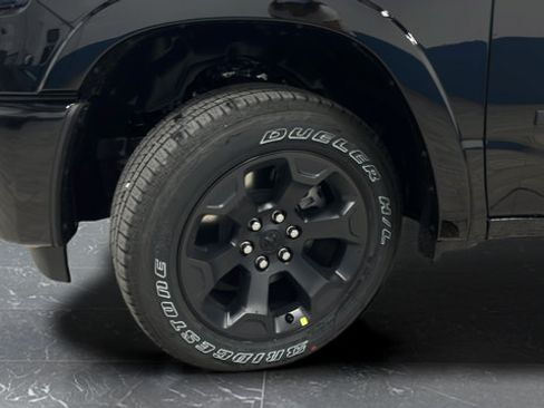 New 2026 RAM 1500 4x4 Crew Cab image 34