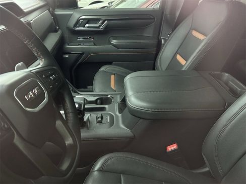 Used 2024 GMC Sierra 1500 AT4 w/ Technology Package image 10